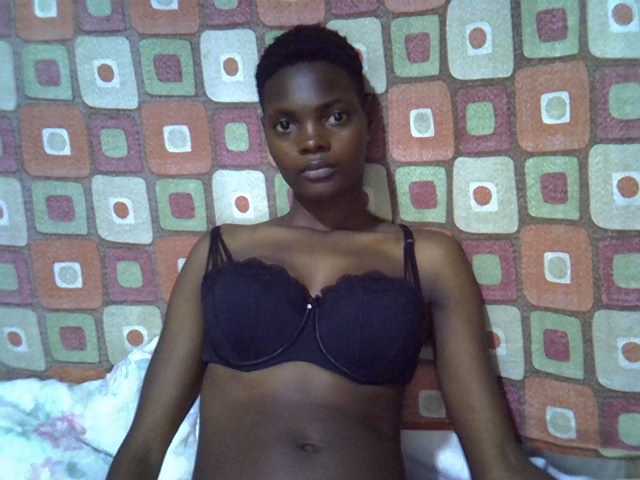 Slender-kerry live cam on BongaCams