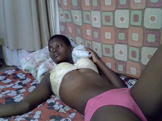 Slender-kerry live cam on BongaCams