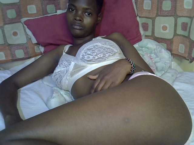 Slender-kerry live cam on BongaCams