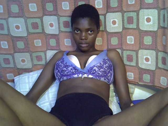 Slender-kerry live cam on BongaCams