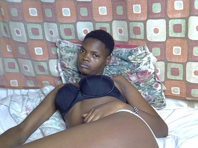 Slender-kerry live cam on BongaCams