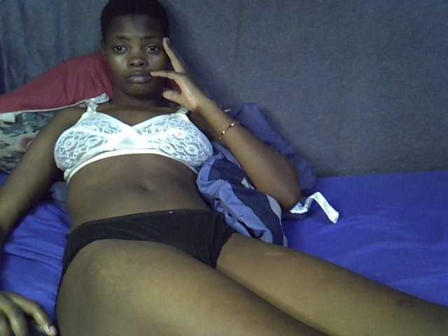 Slender-kerry live cam on BongaCams