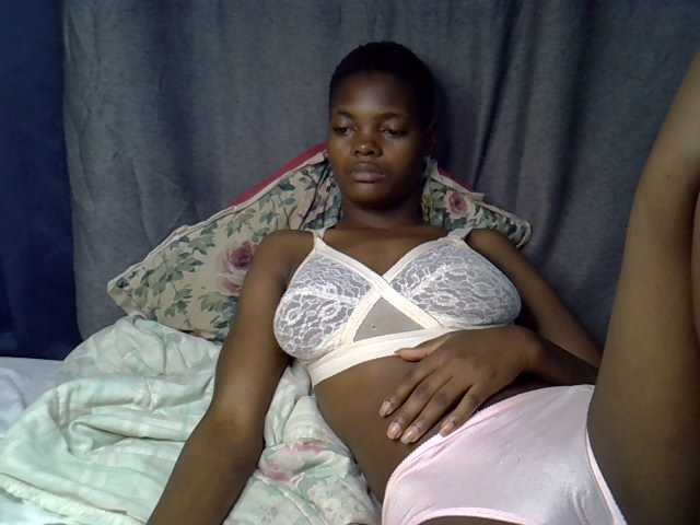Slender-kerry live cam on BongaCams