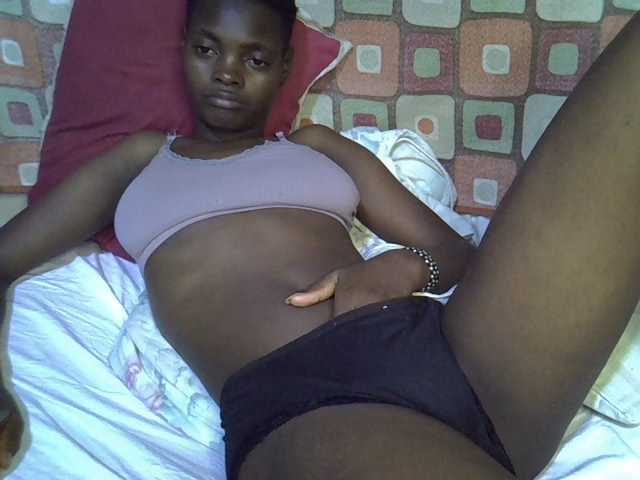 Slender-kerry live cam on BongaCams