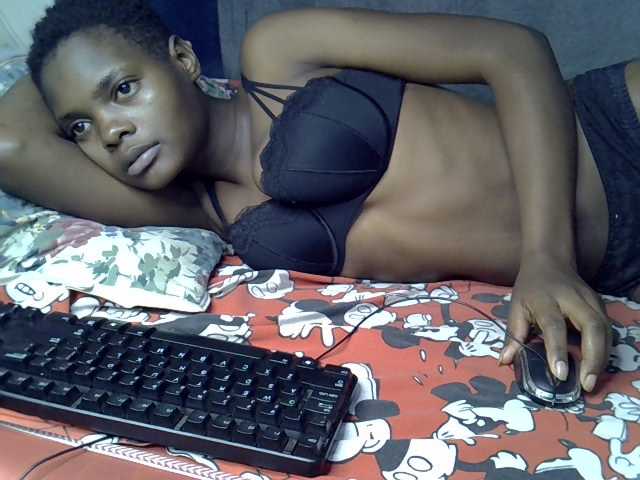 Slender-kerry live cam on BongaCams