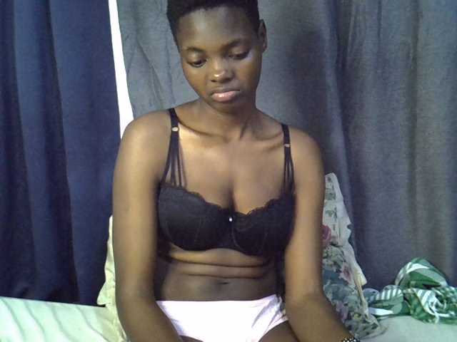 Slender-kerry live cam on BongaCams