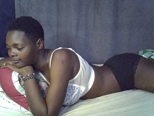 Slender-kerry live cam on BongaCams