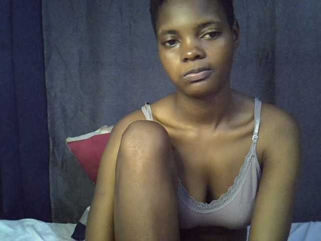 Slender-kerry live cam on BongaCams