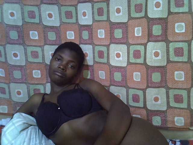 Slender-kerry live cam on BongaCams