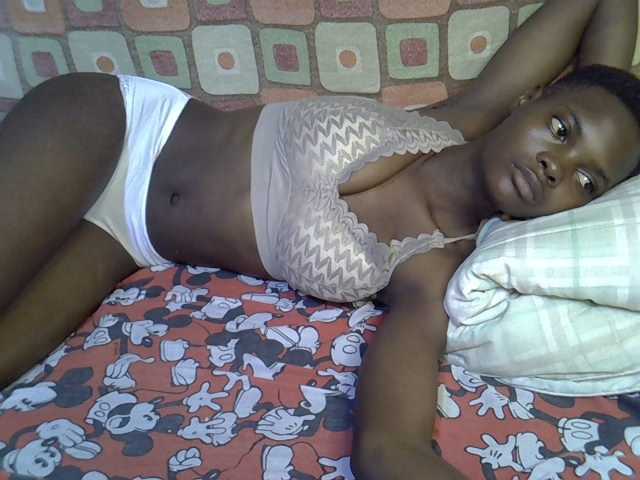 Slender-kerry live cam on BongaCams