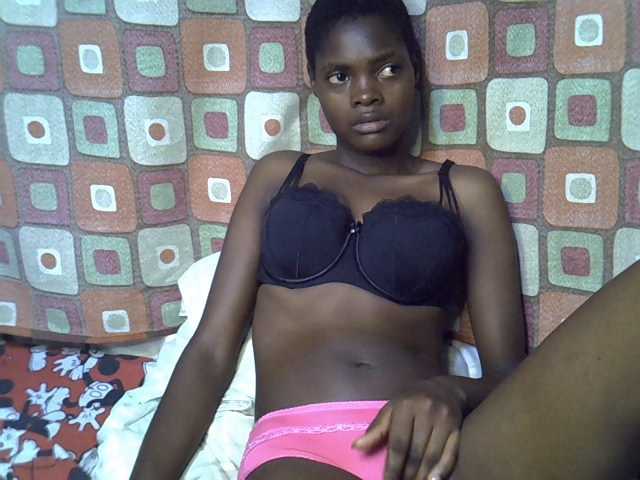 Slender-kerry live cam on BongaCams