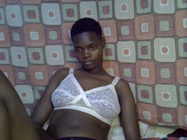 Slender-kerry live cam on BongaCams