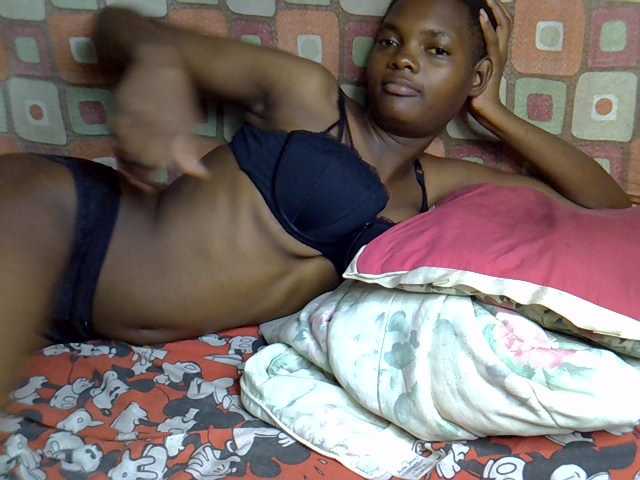 Slender-kerry live cam on BongaCams