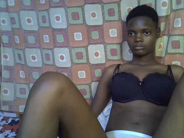 Slender-kerry live cam on BongaCams