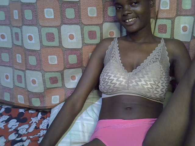 Slender-kerry live cam on BongaCams