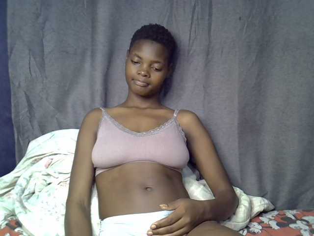 Slender-kerry live cam on BongaCams