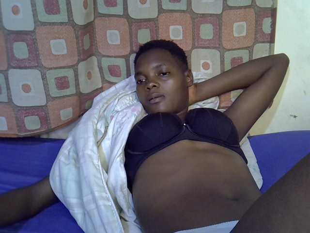 Slender-kerry live cam on BongaCams