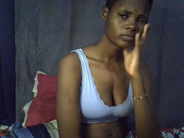 Slender-kerry live cam on BongaCams