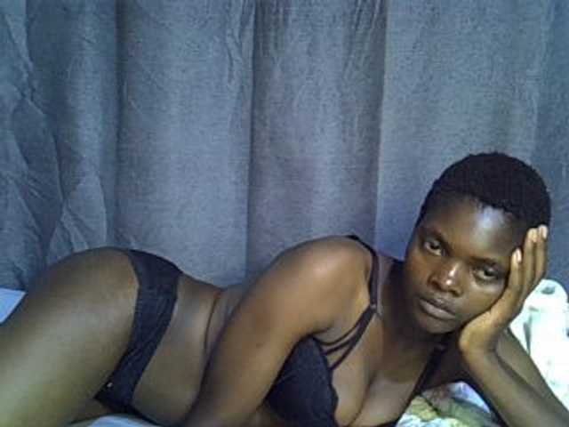 Slender-kerry live cam on BongaCams