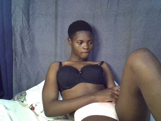 Slender-kerry live cam on BongaCams