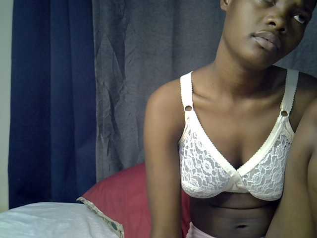 Slender-kerry live cam on BongaCams