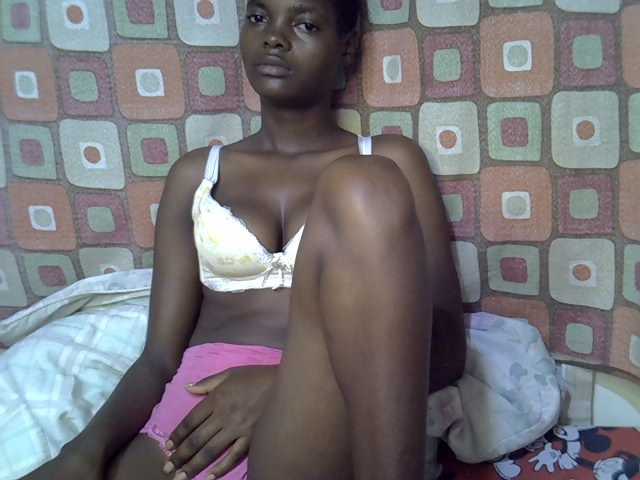 Slender-kerry live cam on BongaCams