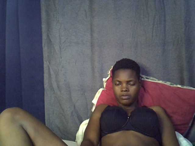 Slender-kerry live cam on BongaCams