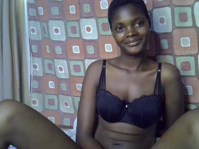 Slender-kerry live cam on BongaCams