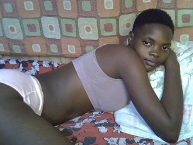 Slender-kerry live cam on BongaCams