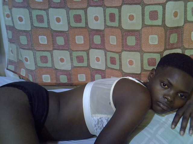 Slender-kerry live cam on BongaCams