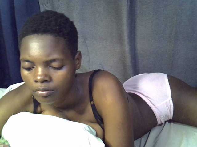 Slender-kerry live cam on BongaCams