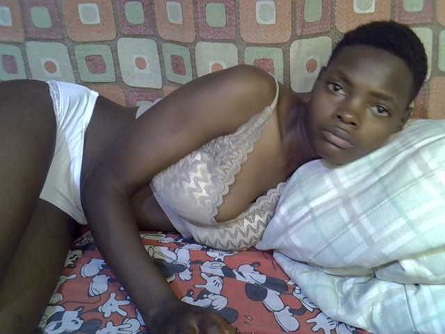 Slender-kerry live cam on BongaCams