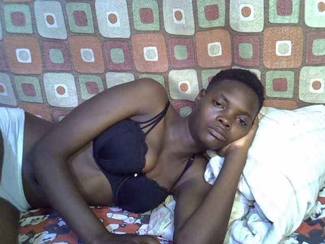 Slender-kerry live cam on BongaCams