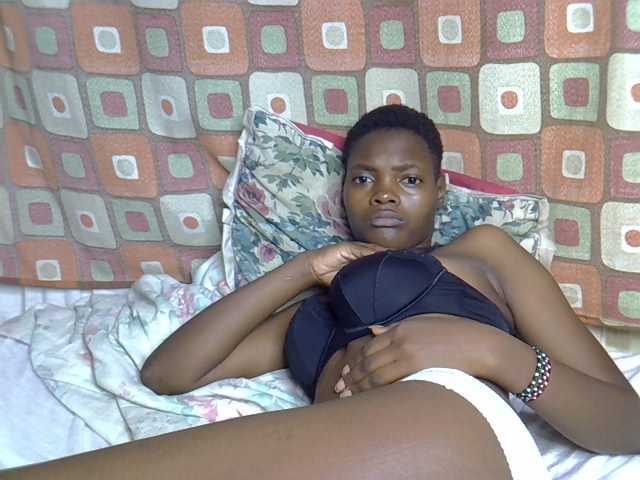 Slender-kerry live cam on BongaCams