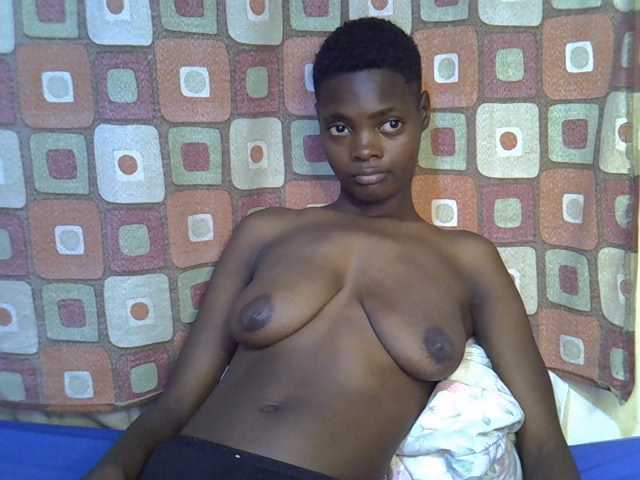 Slender-kerry live cam on BongaCams