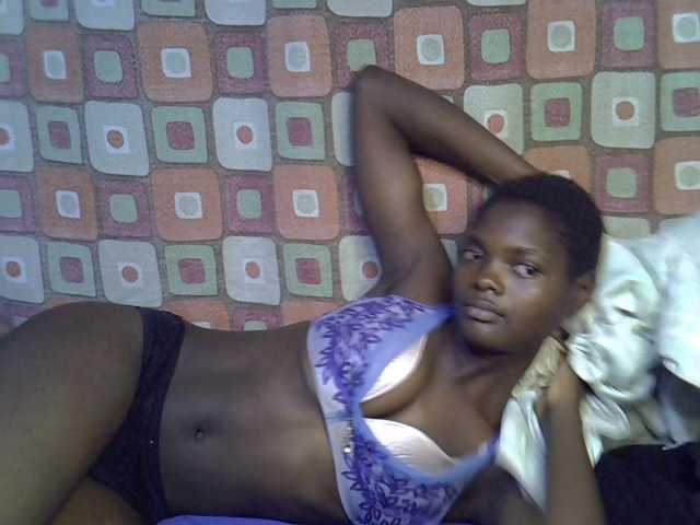 Slender-kerry live cam on BongaCams