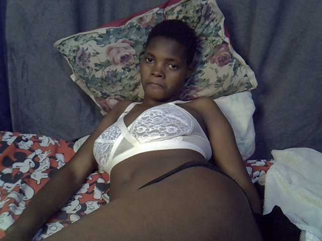Slender-kerry live cam on BongaCams
