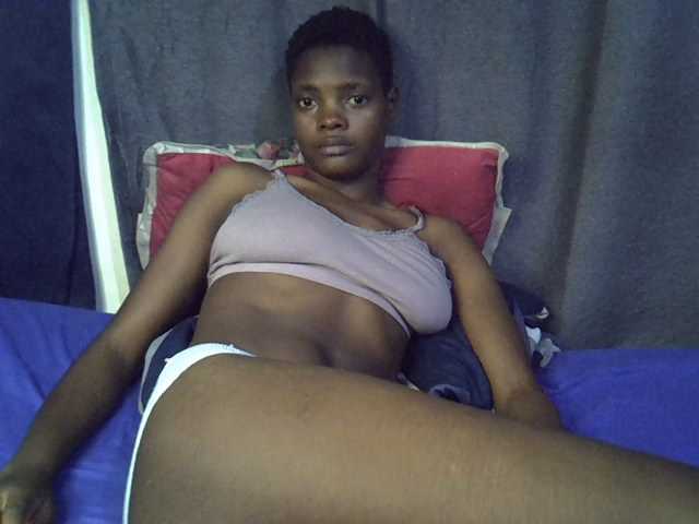 Slender-kerry live cam on BongaCams