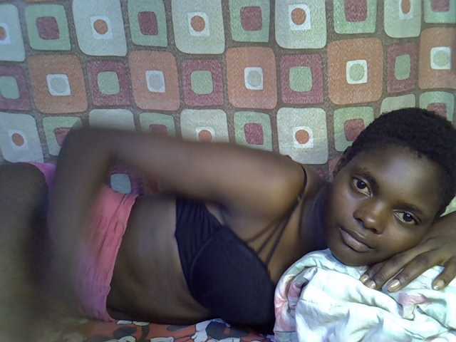 Slender-kerry live cam on BongaCams