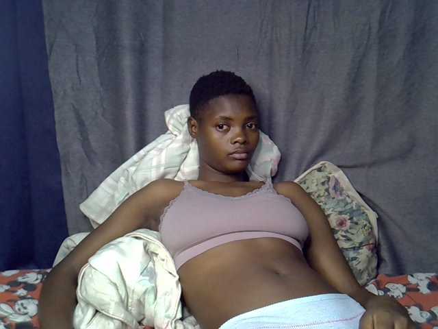 Slender-kerry live cam on BongaCams