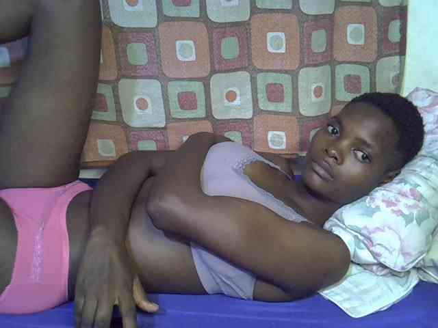 Slender-kerry Live Webcam on BongaCams