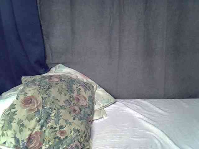 Slender-kerry webcam