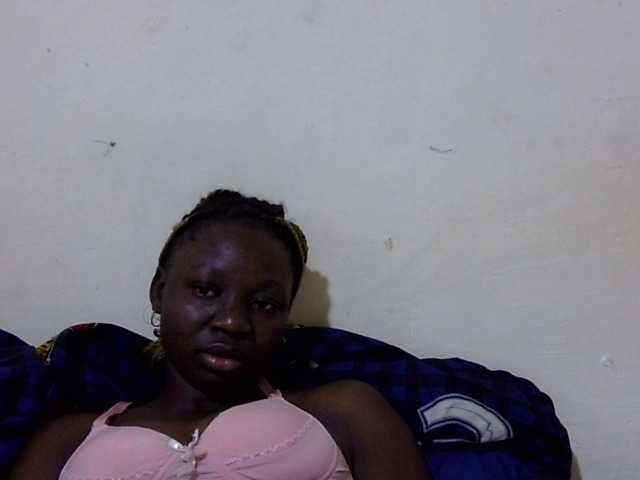 le modèle Sexy-tasha est en webcam porno dans un show sur le site bongacams, il possède les tags suivants: Ebony,Brunette,Trimmed
