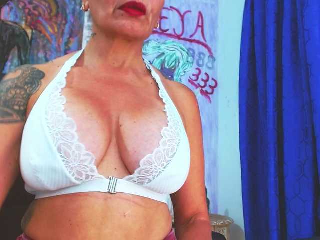 FreyaDevil333 live cam on BongaCams