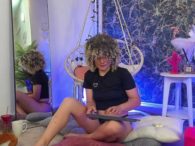 GiaHayes live cam on BongaCams
