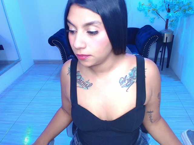 Natasha-walker live cam on BongaCams