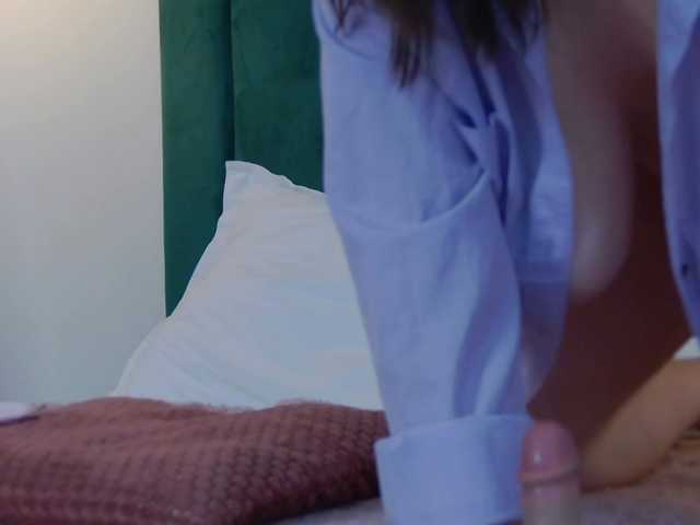 Lillahinari live cam on BongaCams
