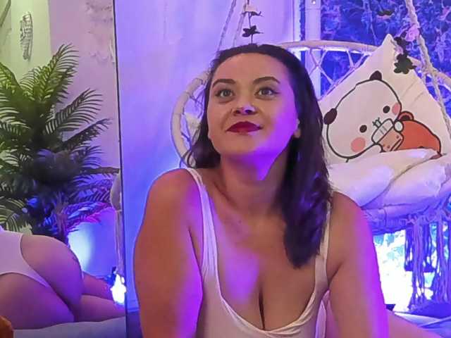 Lillahinari live cam on BongaCams