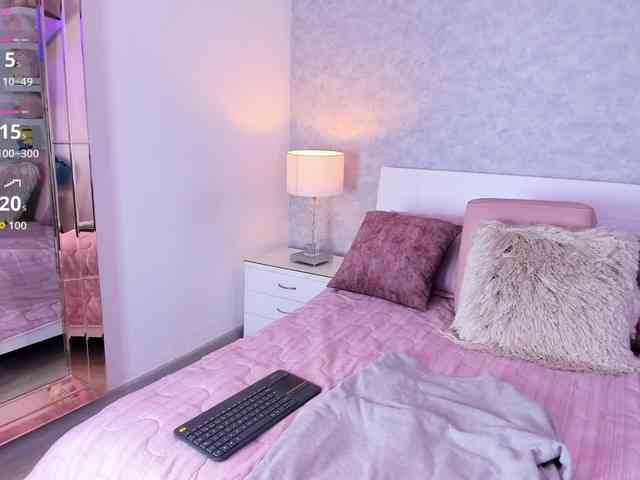 ZoeWilson webcam