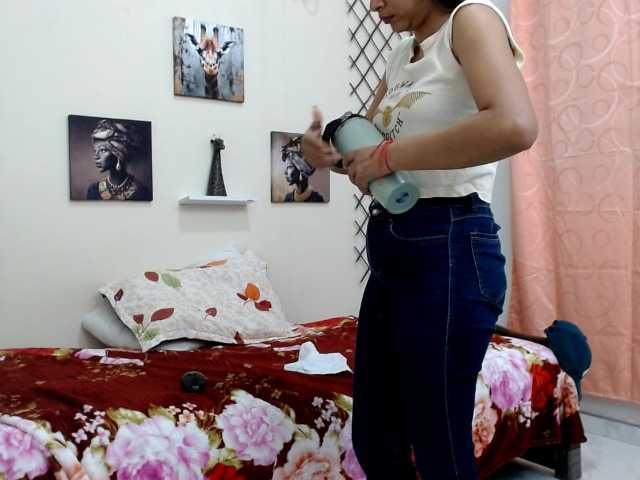 girlerotica18 live cam on BongaCams